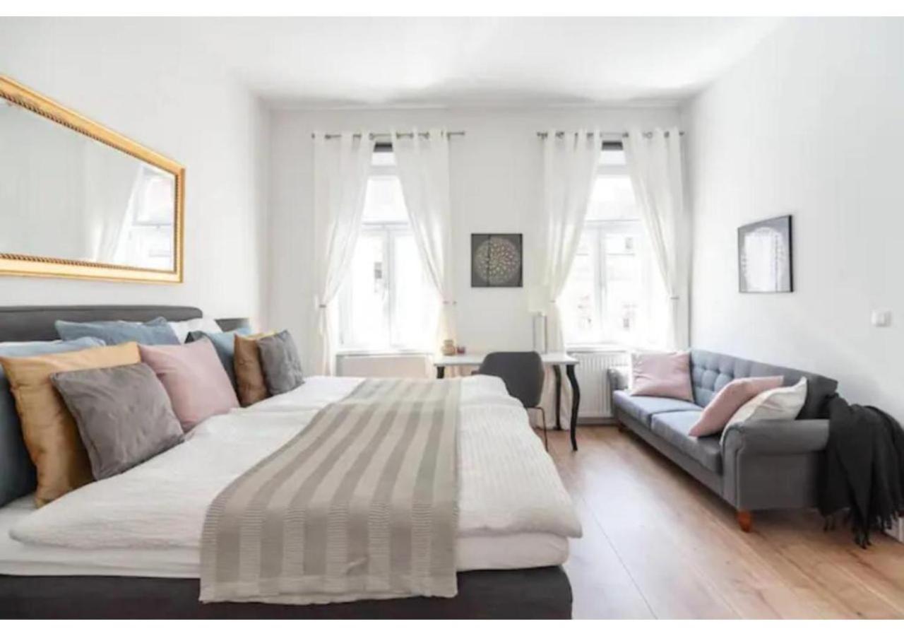Luxurious And Bright, 5 Min To City Center Lejlighed Wien Eksteriør billede